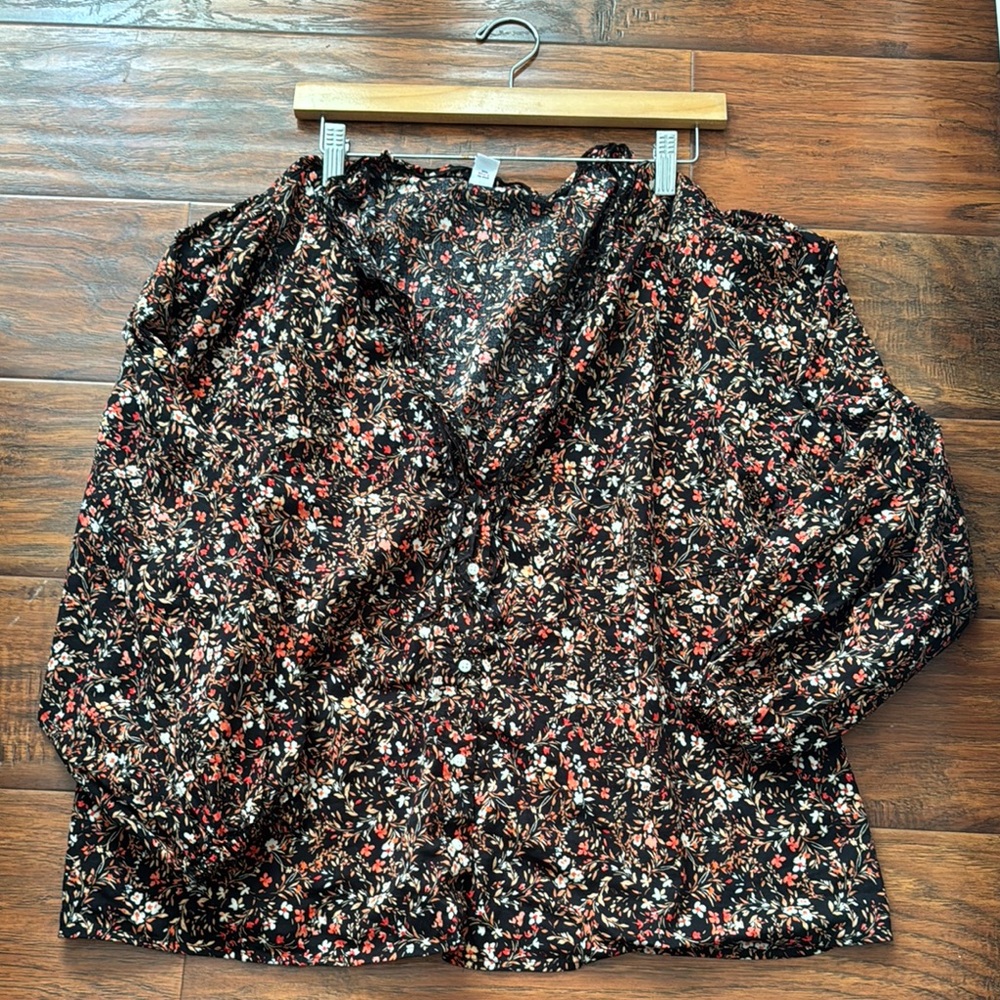Old navy floral blouse